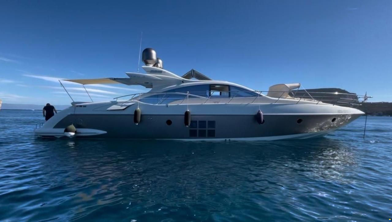 Azimut 68S