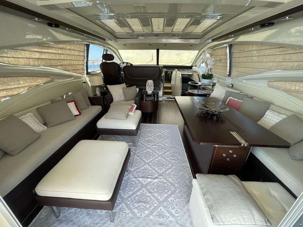 Azimut 68S
