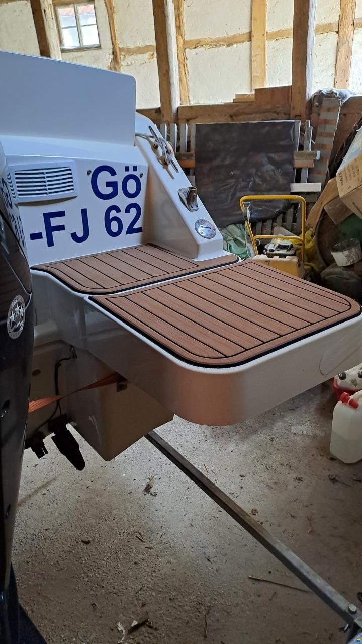 Quicksilver 555 Cabin