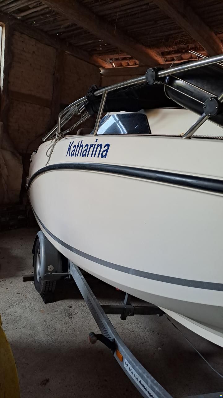 Quicksilver 555 Cabin