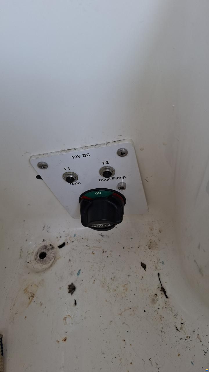 Quicksilver 555 Cabin