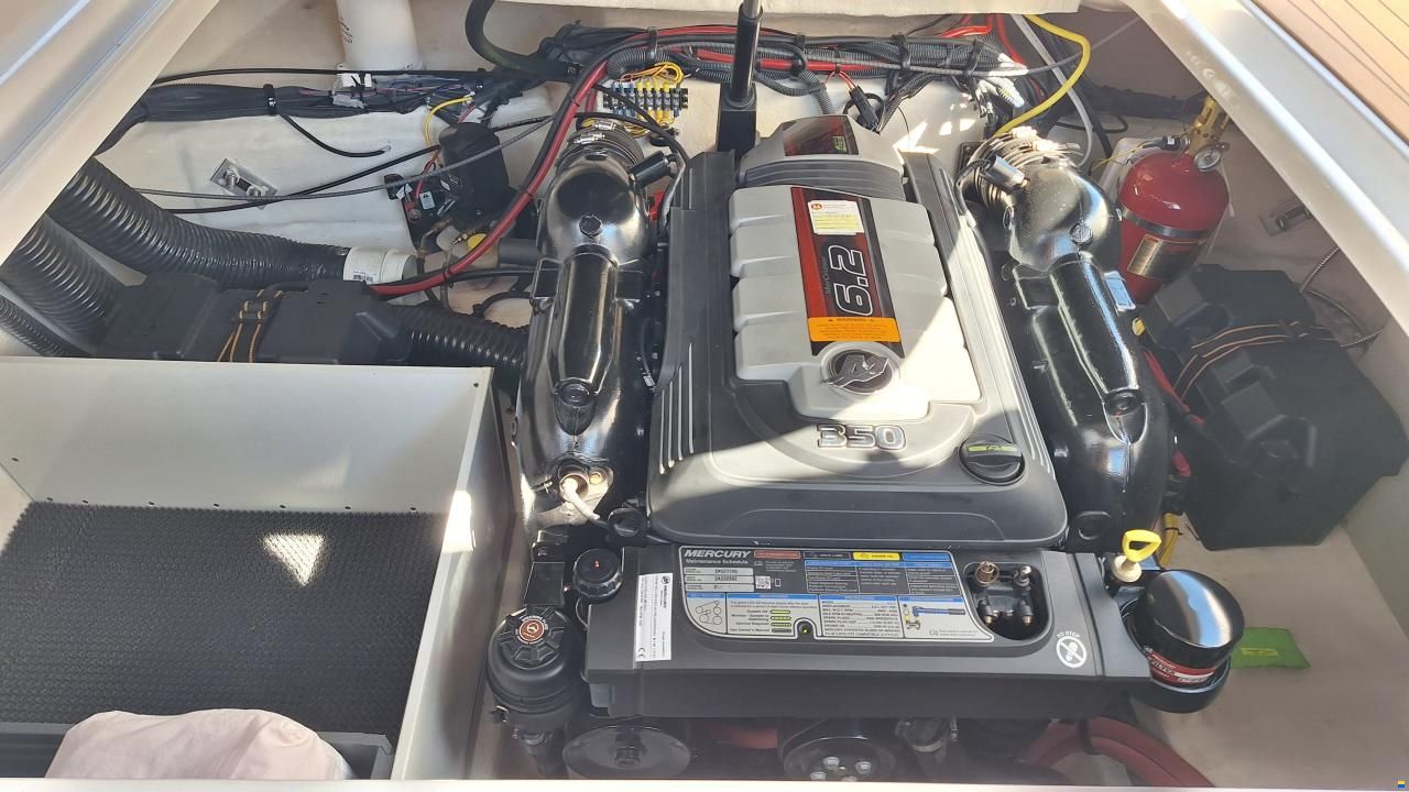 Chaparral 270 Signature