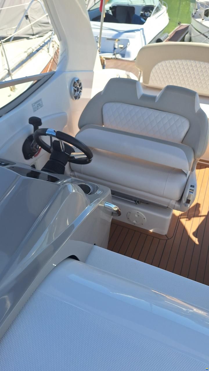 Chaparral 270 Signature