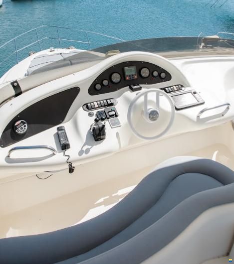 Azimut 46 Fly