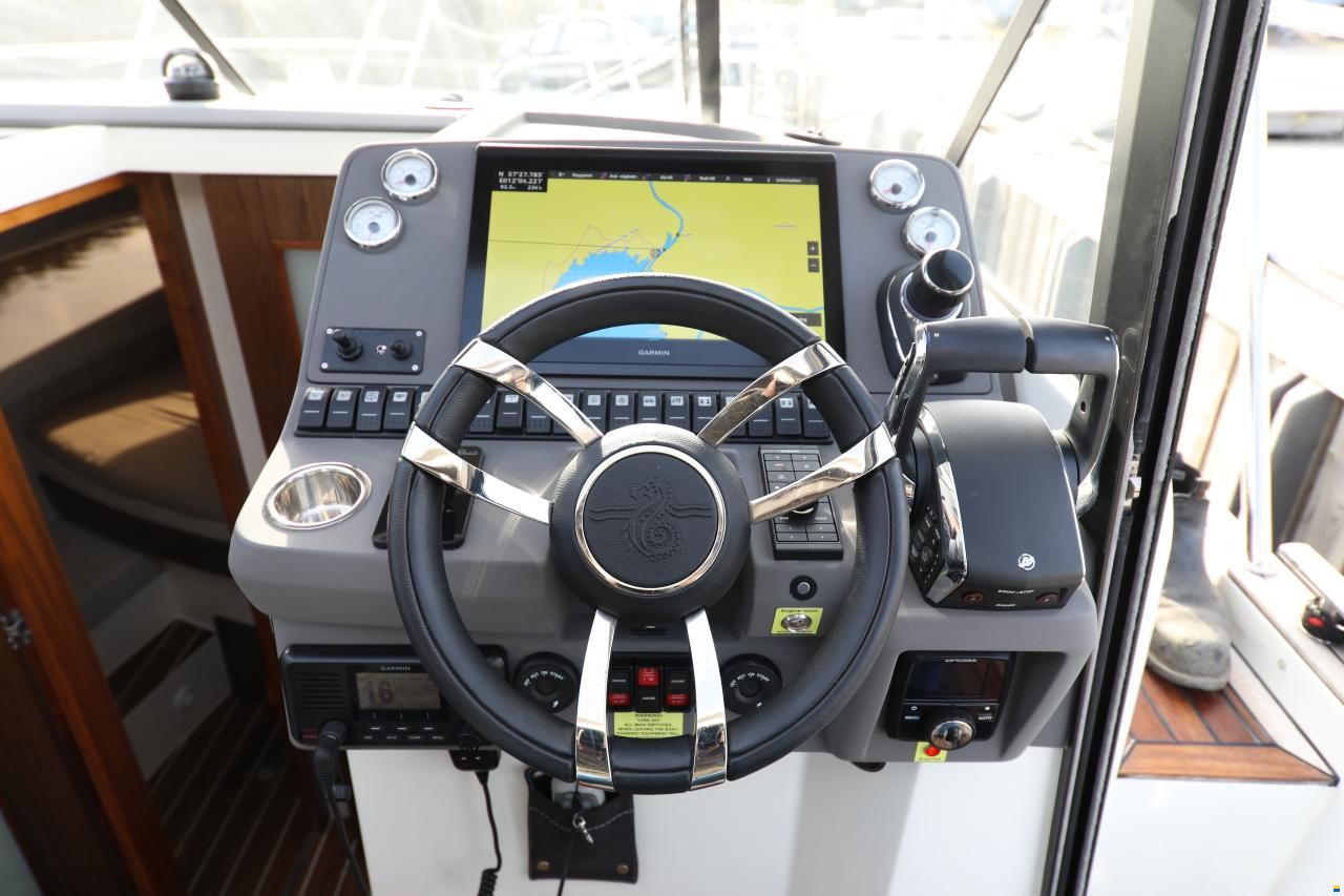 Marex 330