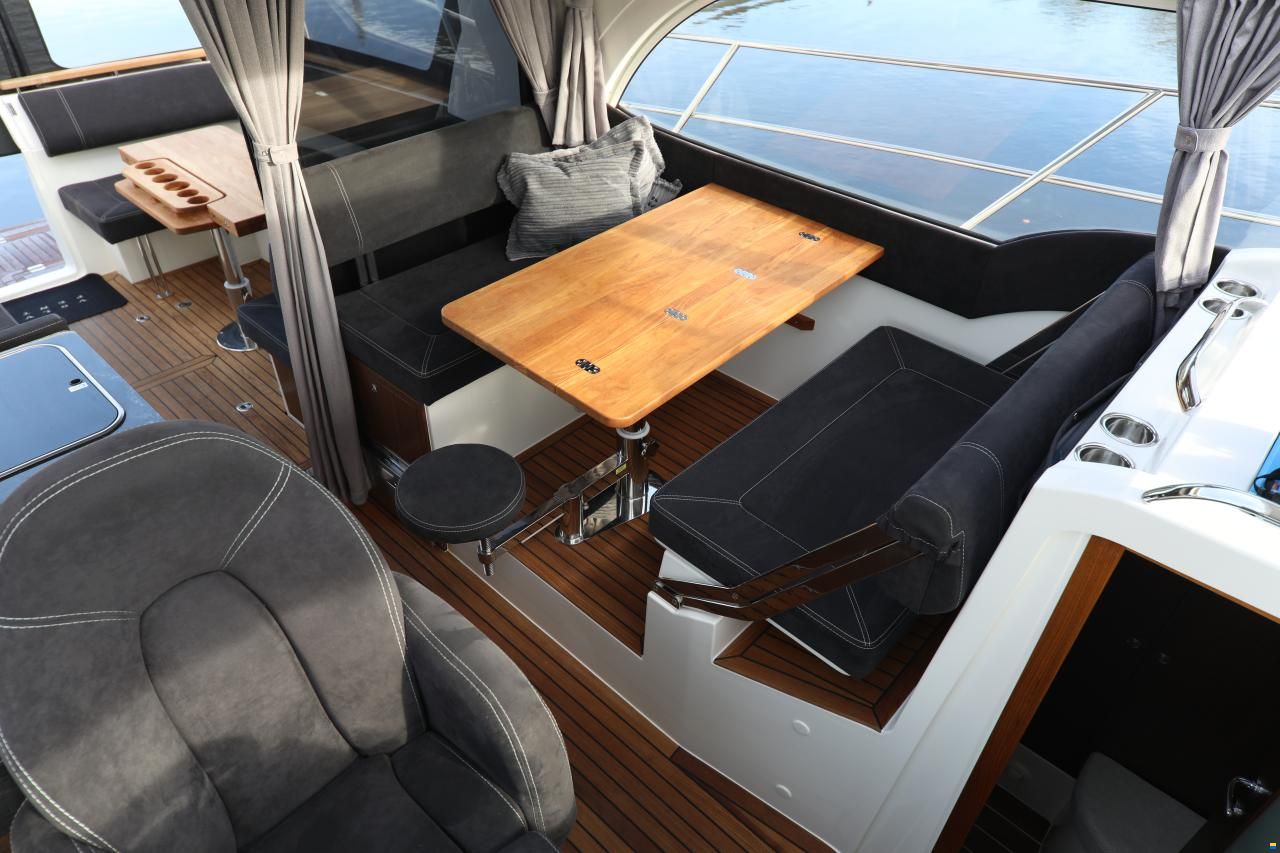Marex 330