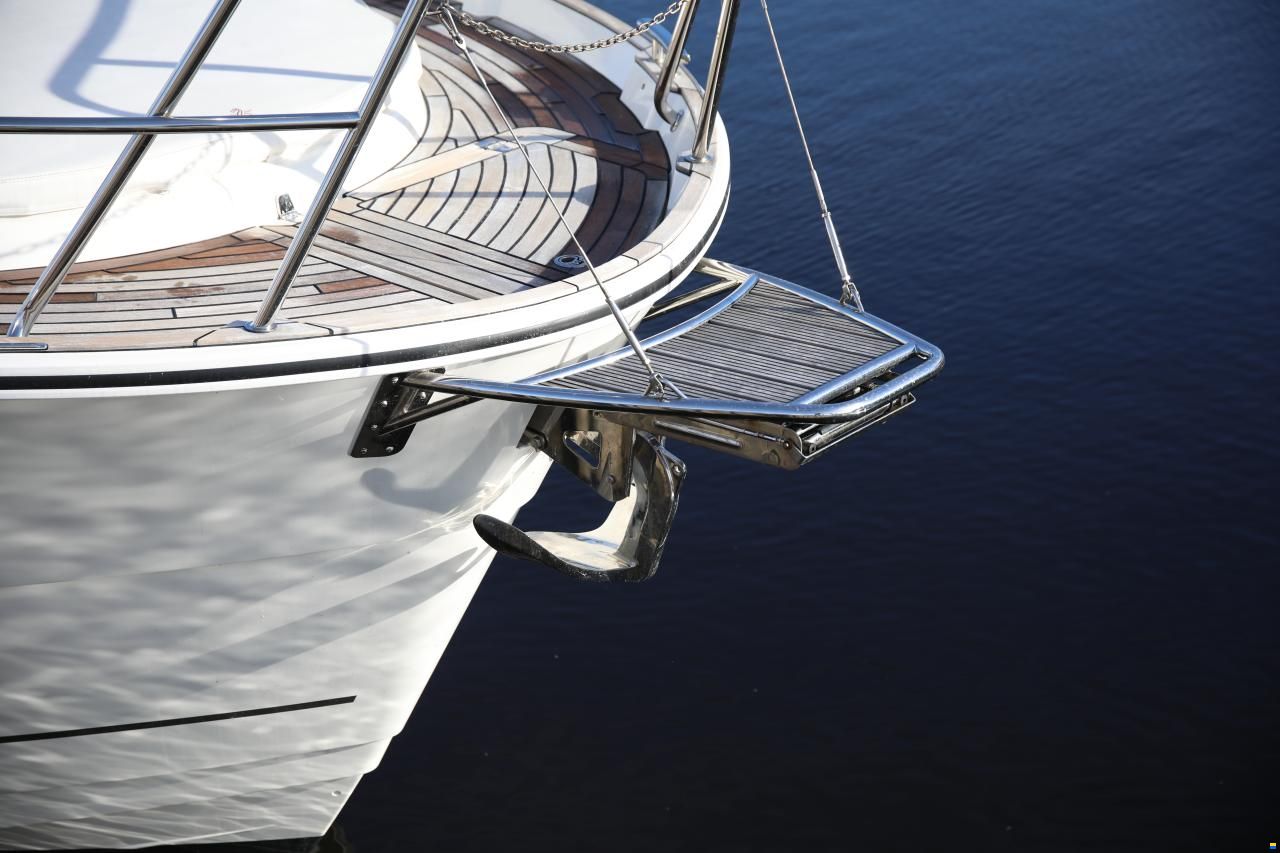 Marex 330