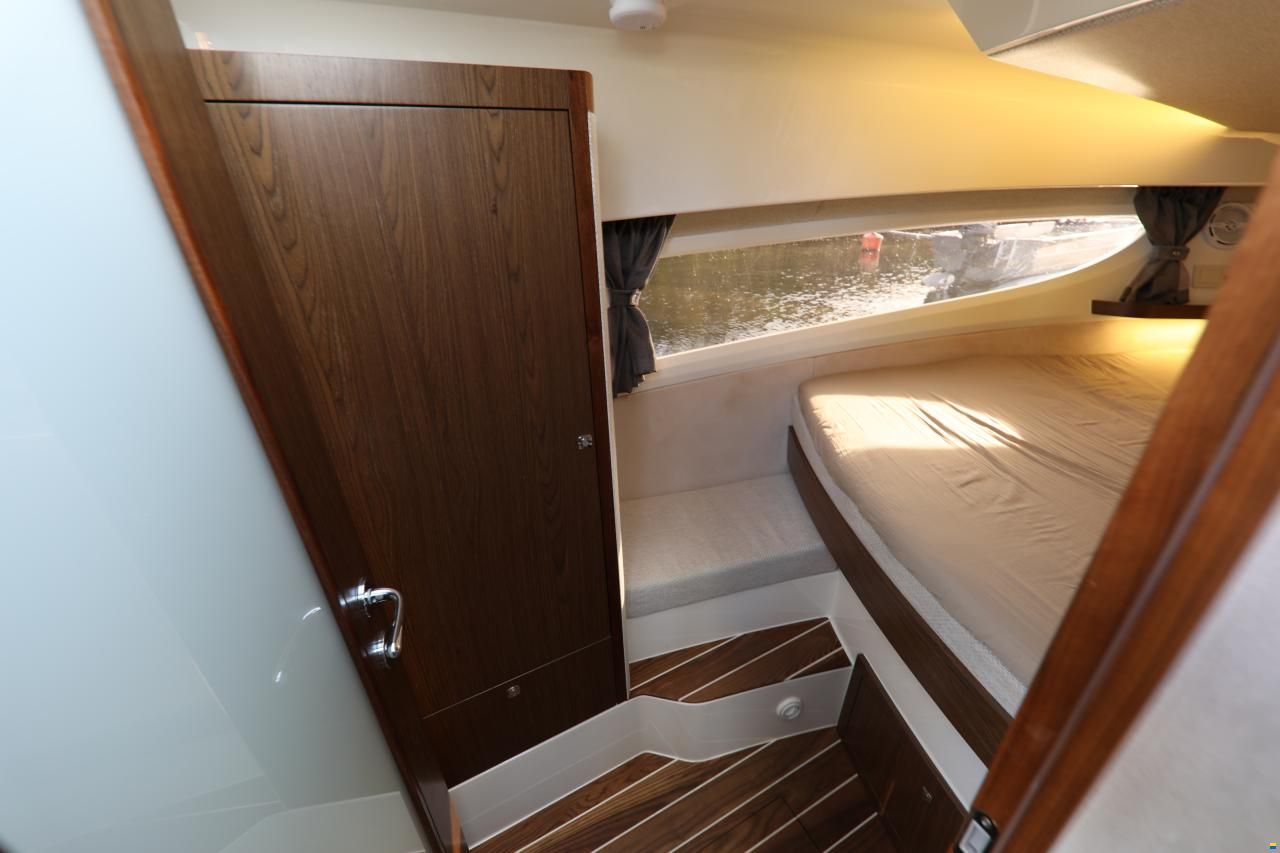 Marex 330