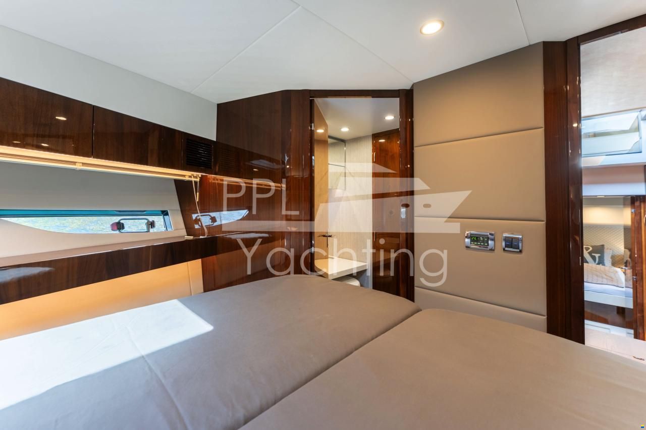 Fairline Squadron 48