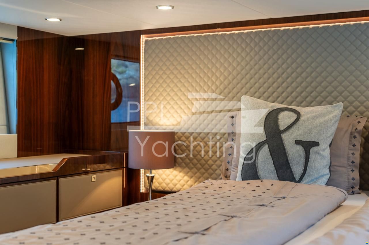 Fairline Squadron 48