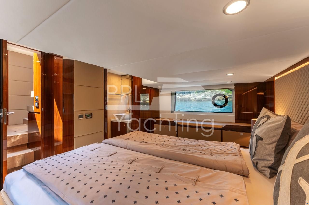 Fairline Squadron 48