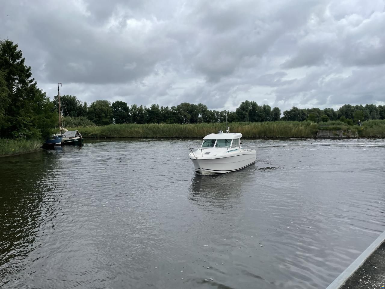 Jeanneau Merry Fisher 695 mit Wellenantrieb