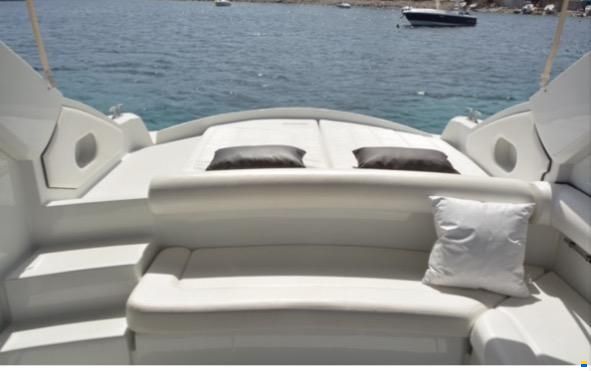 Pershing 37