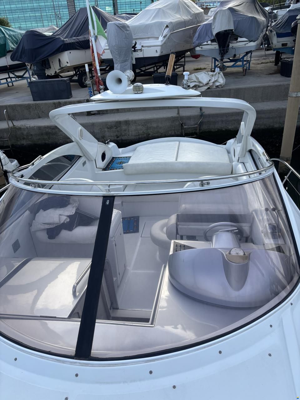 Pershing 37