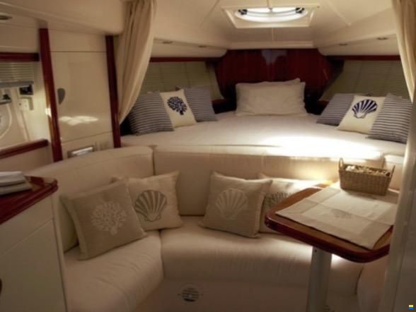 Pershing 37