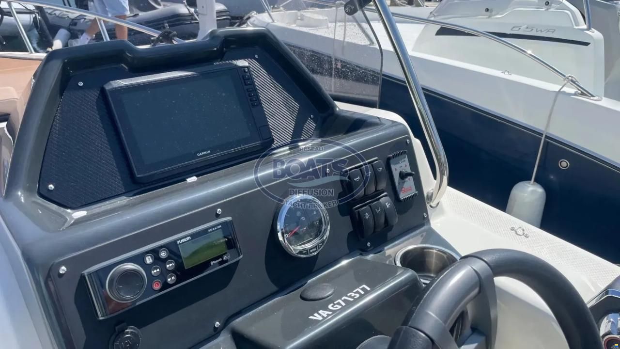 Quicksilver Activ 755 Sun Deck