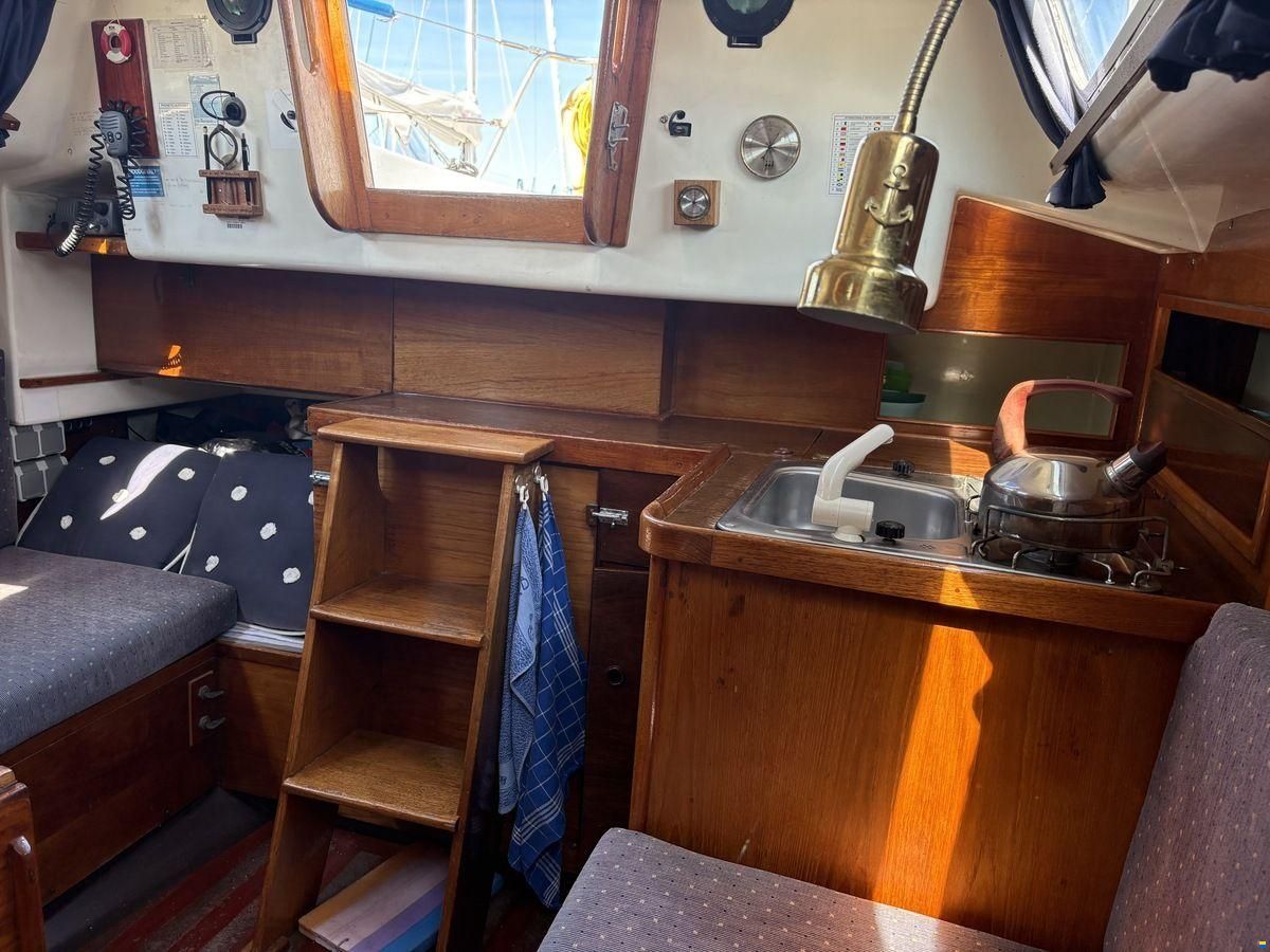 Contessa 28