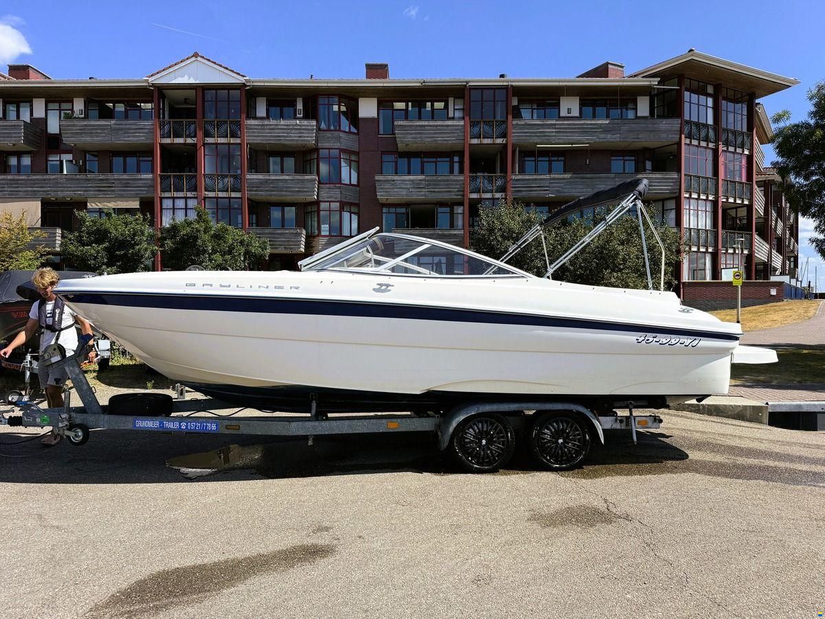 Bayliner 219 SD