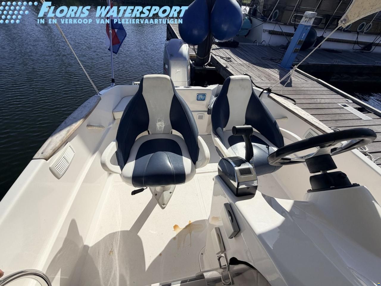 Quicksilver Activ 555