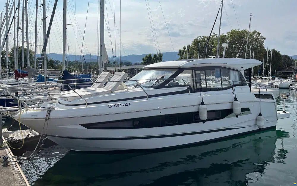 Jeanneau NC 37