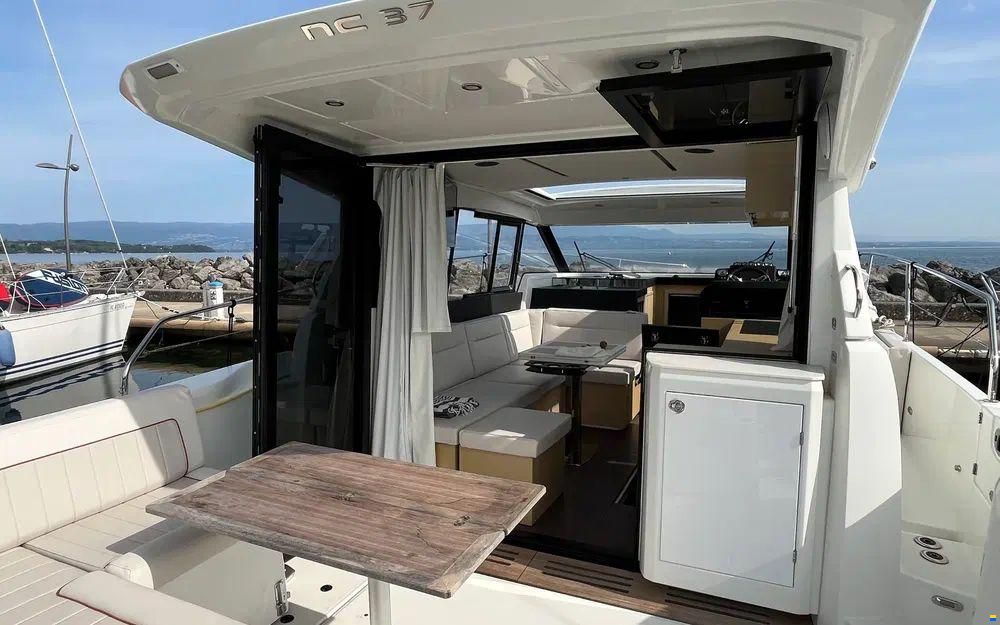 Jeanneau NC 37