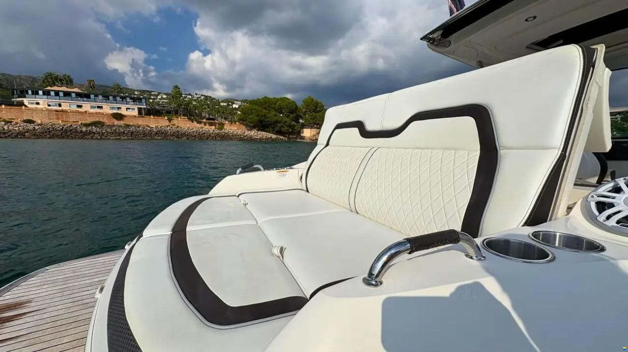 Sea Ray SLX 350