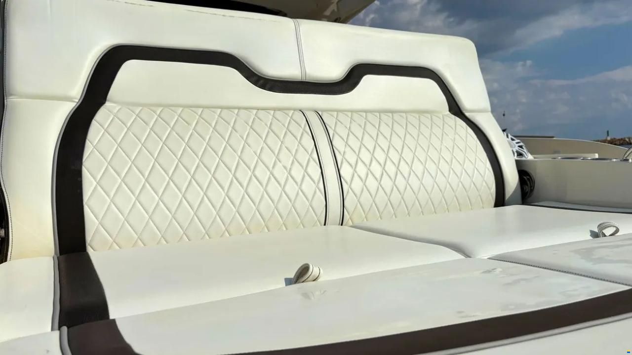 Sea Ray SLX 350