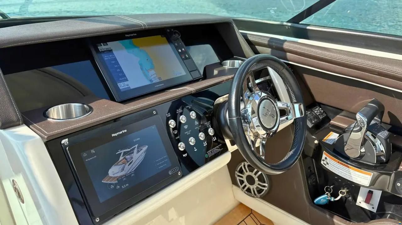Sea Ray SLX 350
