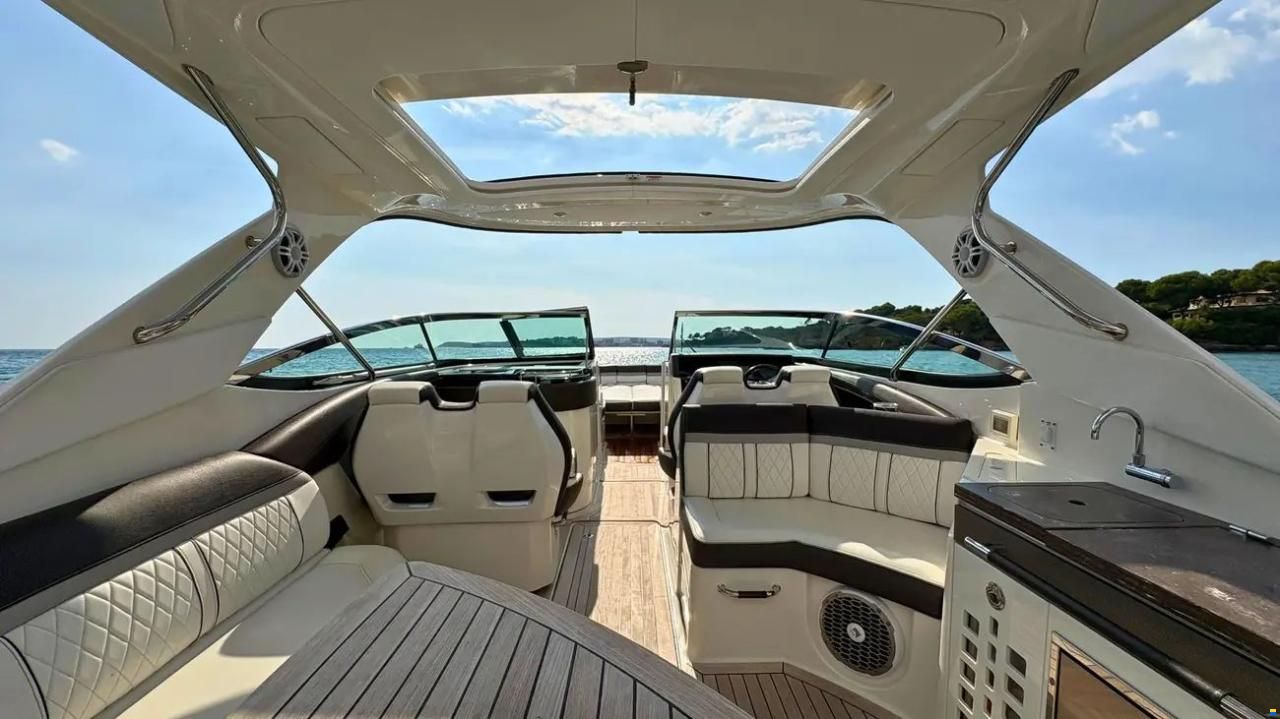 Sea Ray SLX 350