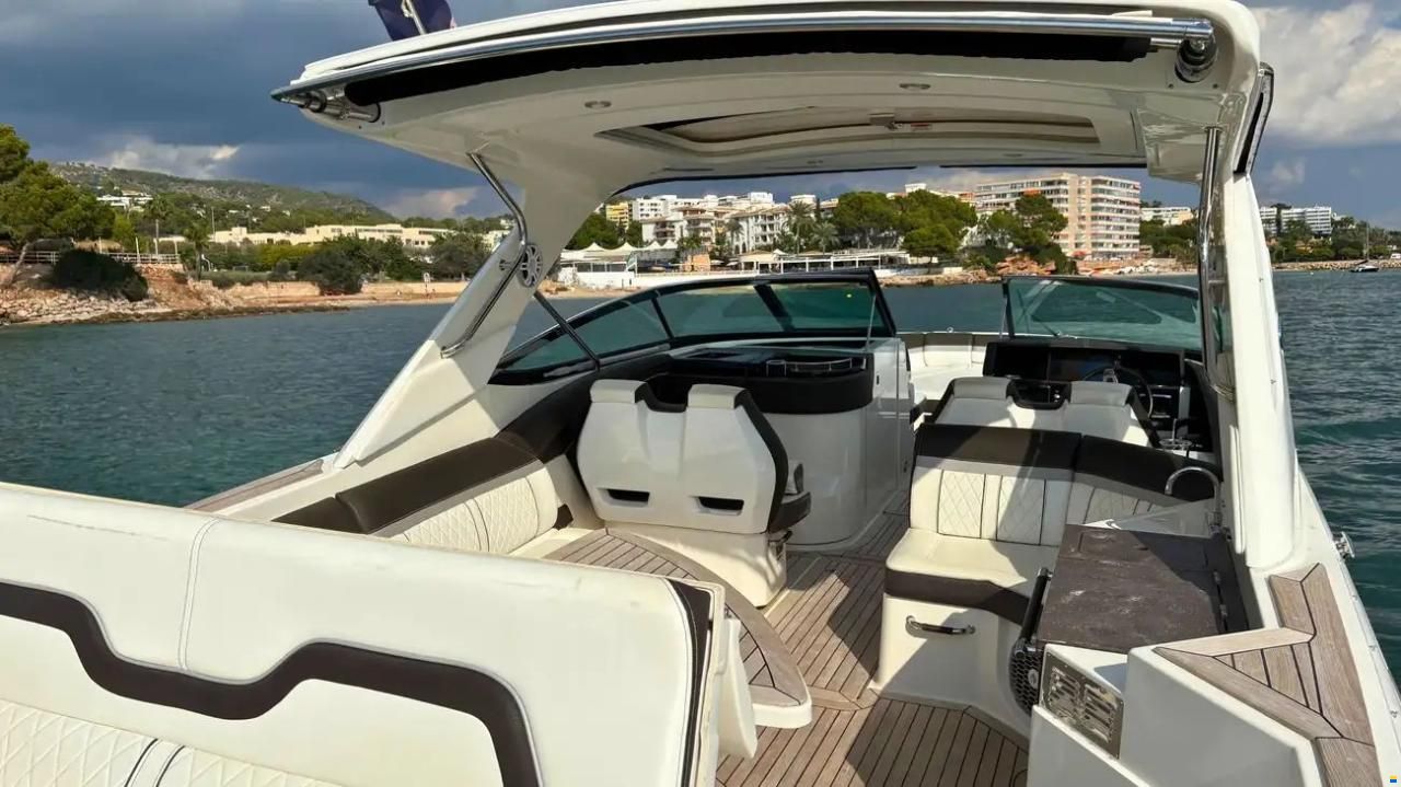 Sea Ray SLX 350
