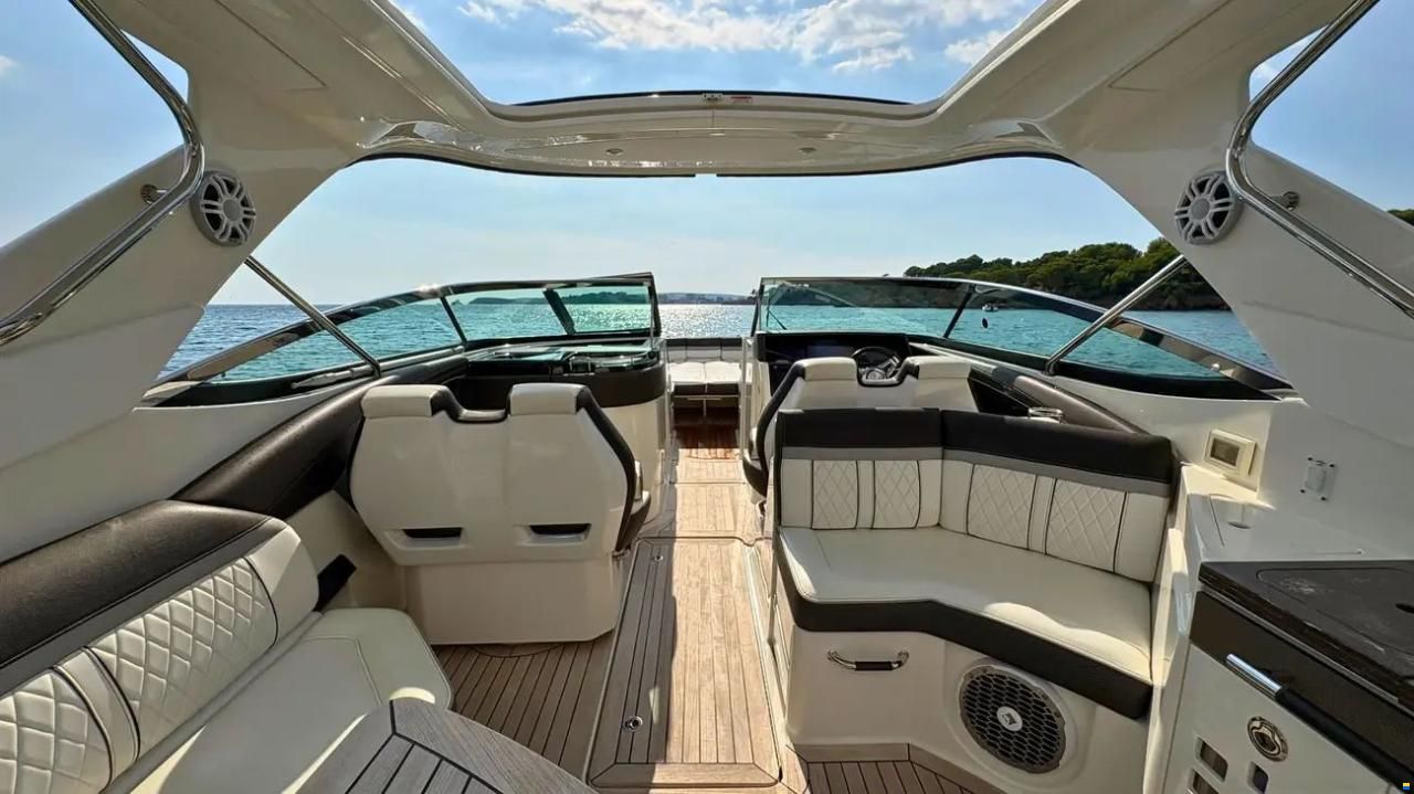 Sea Ray SLX 350