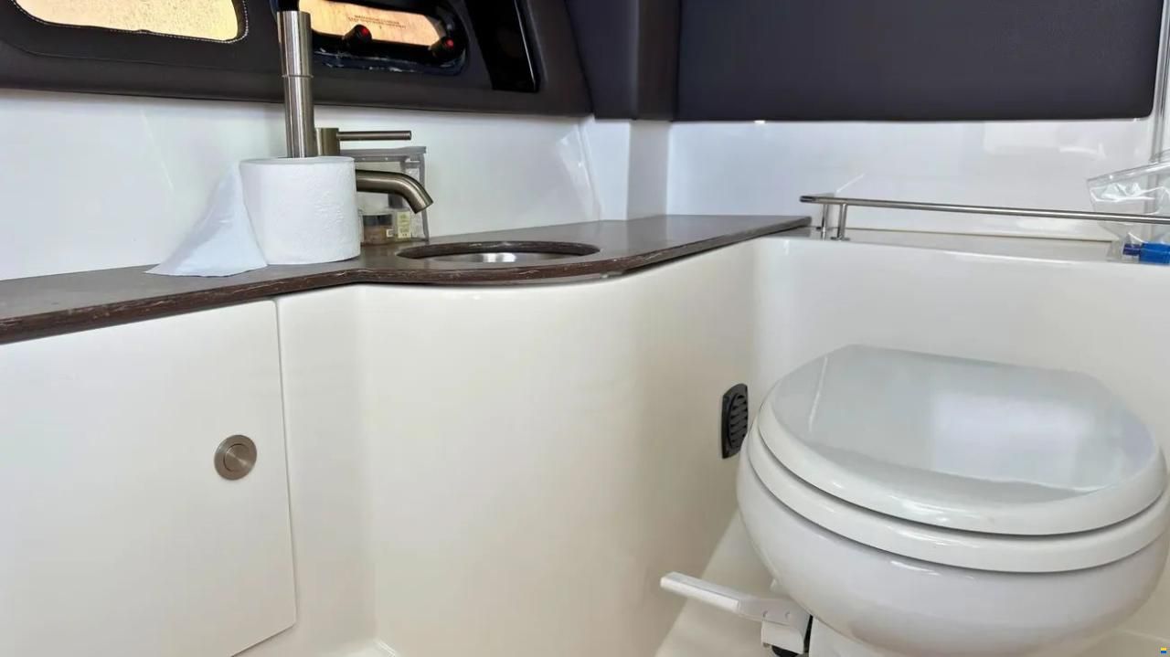 Sea Ray SLX 350