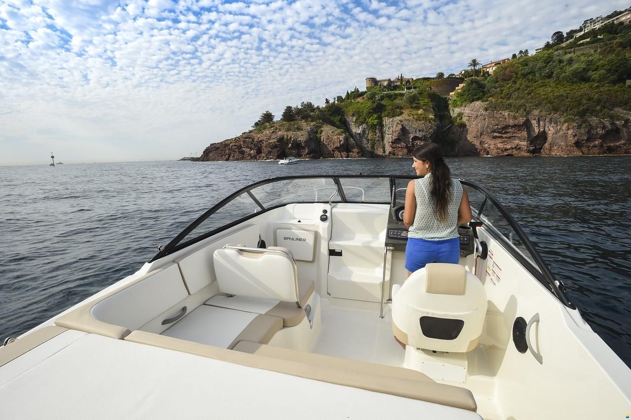 Bayliner VR5 CU