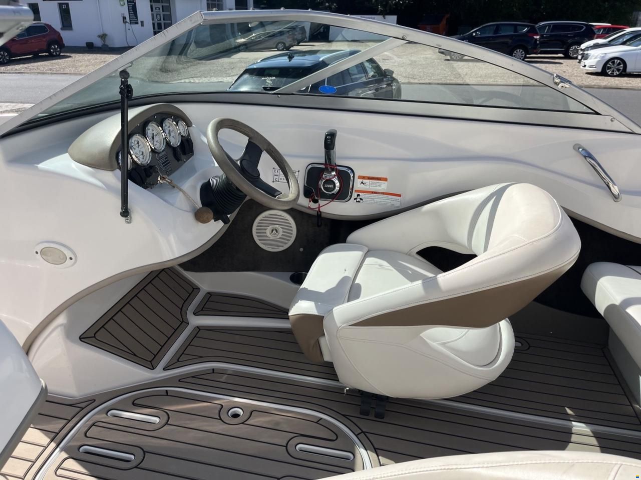 Four Winns H180 med 135 hk Volvo Penta 135 hk 3,0L