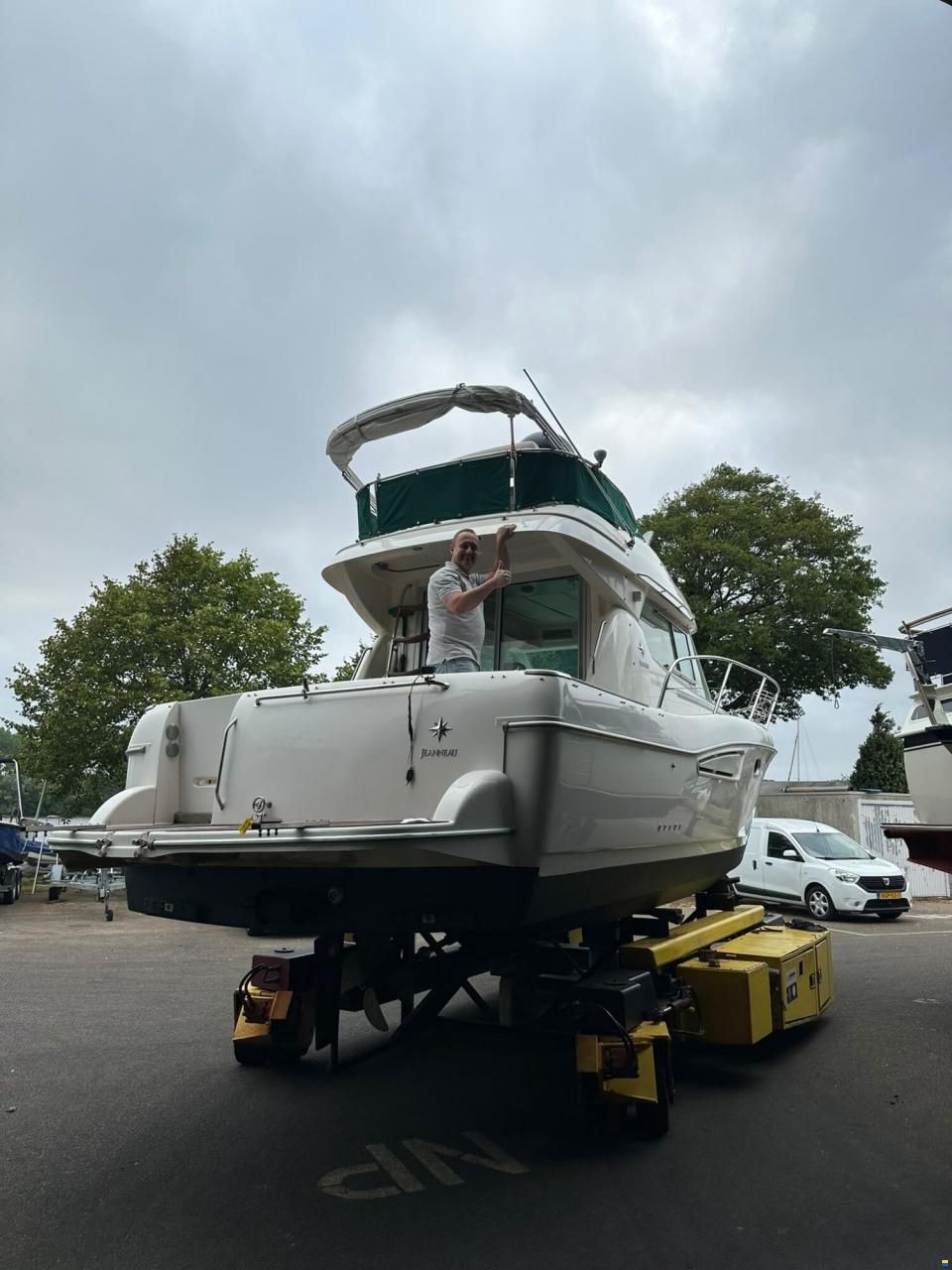 Jeanneau Merry Fisher 9.25 Flybridge