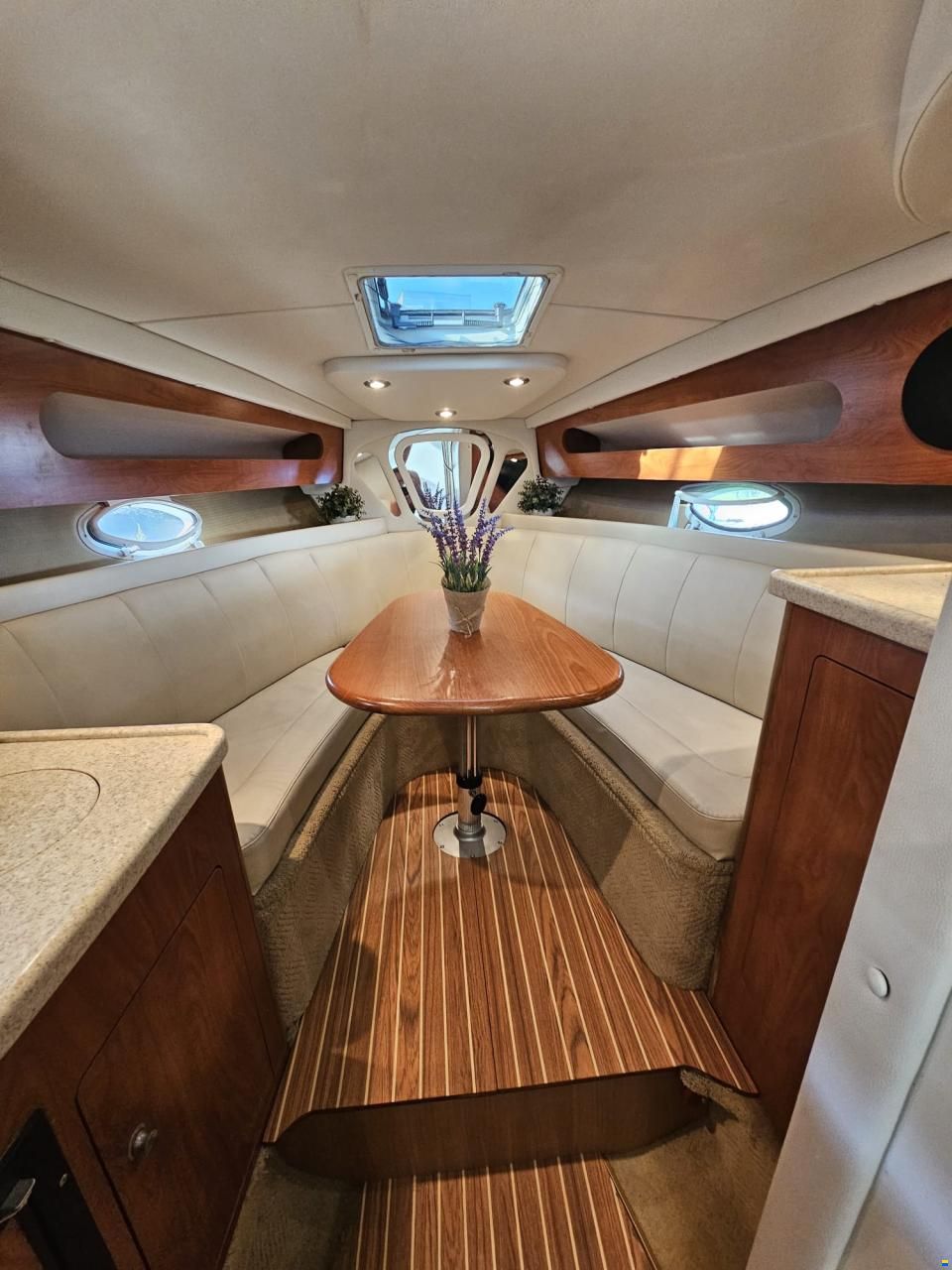 Rinker 280 Express Cruiser