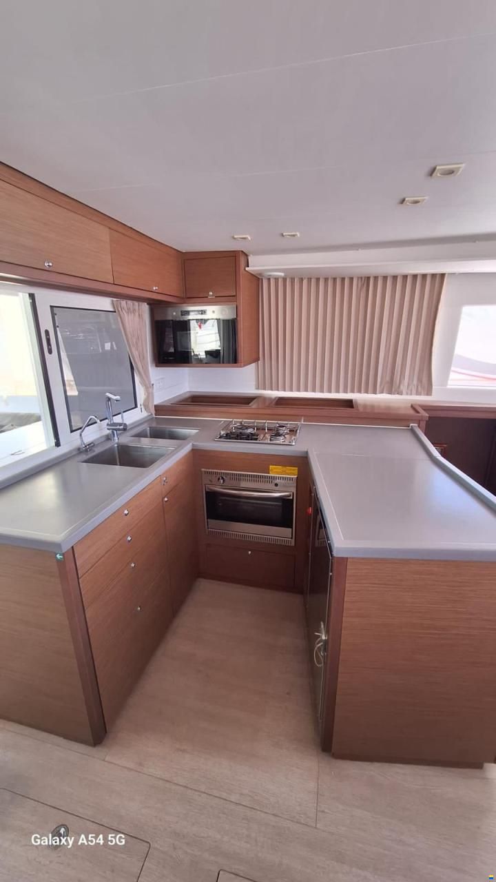 Lagoon 450 F