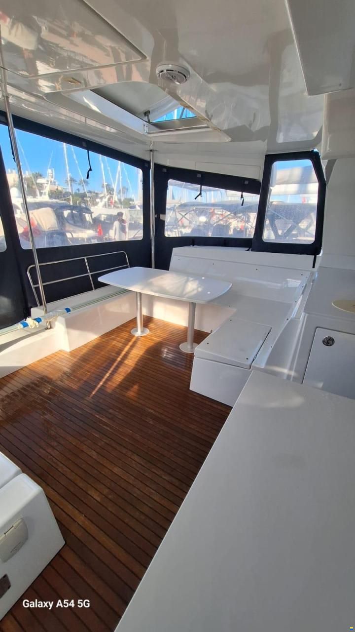 Lagoon 450 F