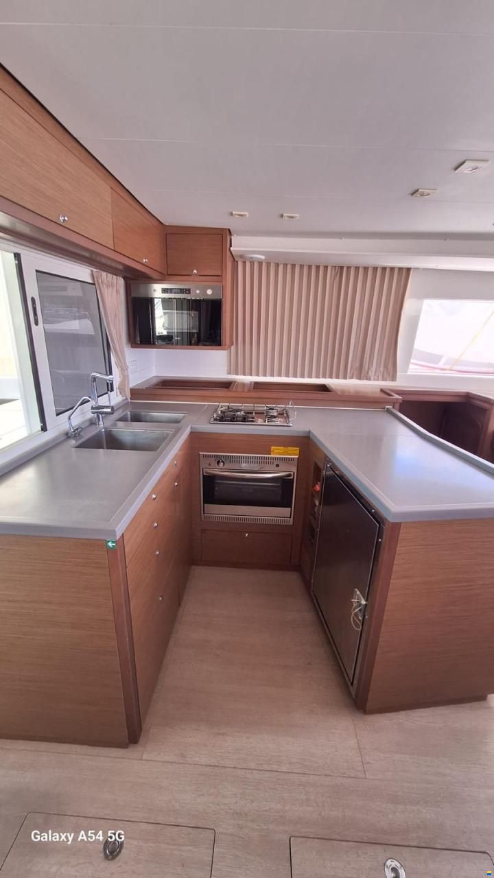Lagoon 450 F