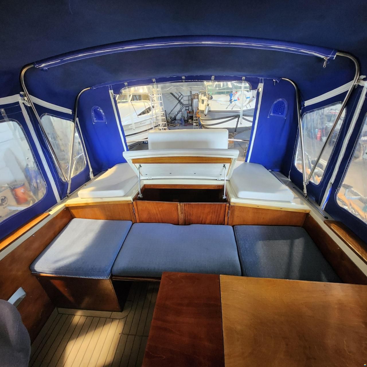 Marco Yachts 810 AK