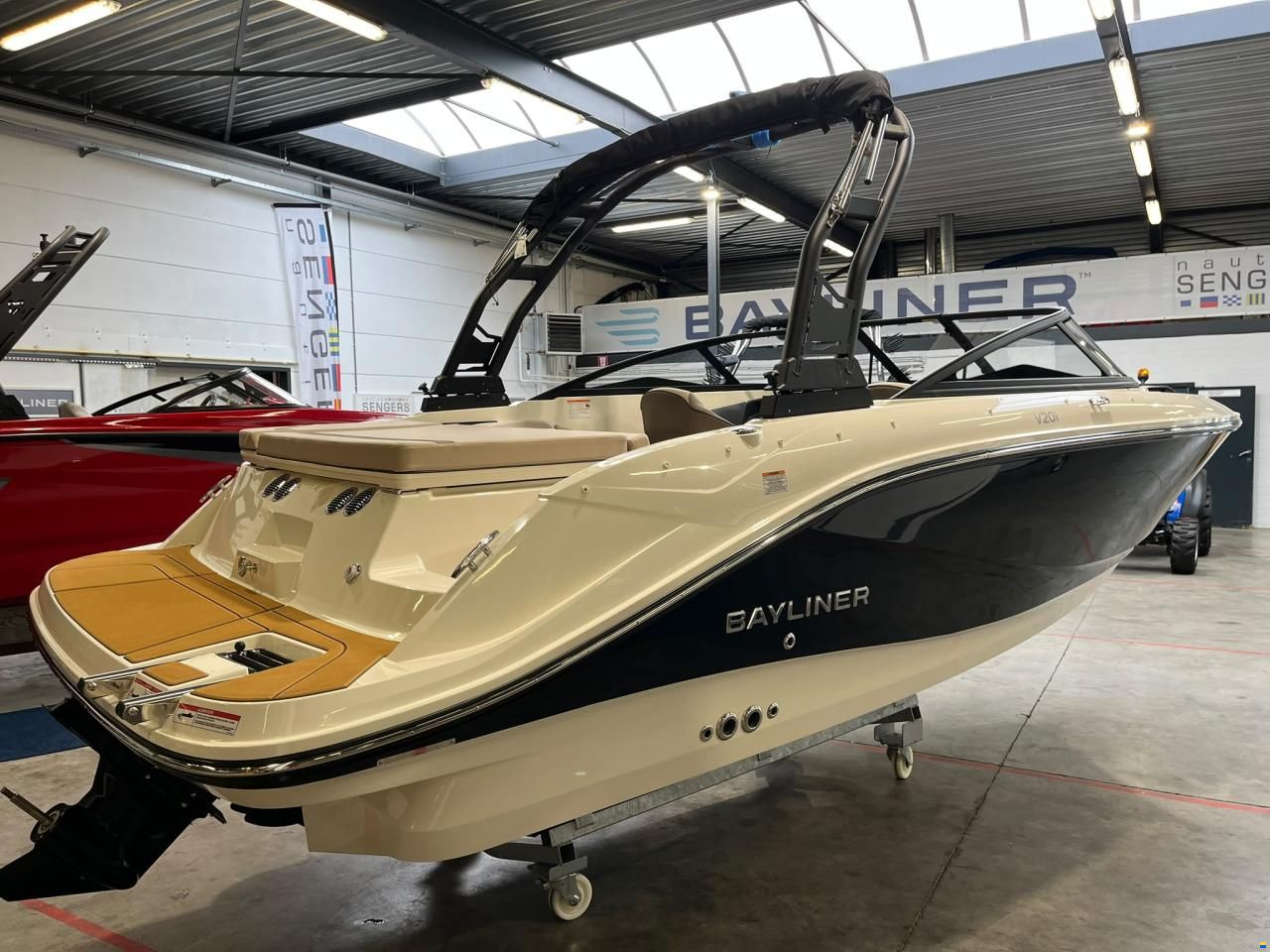 Bayliner V20i - Waketower - 250hp