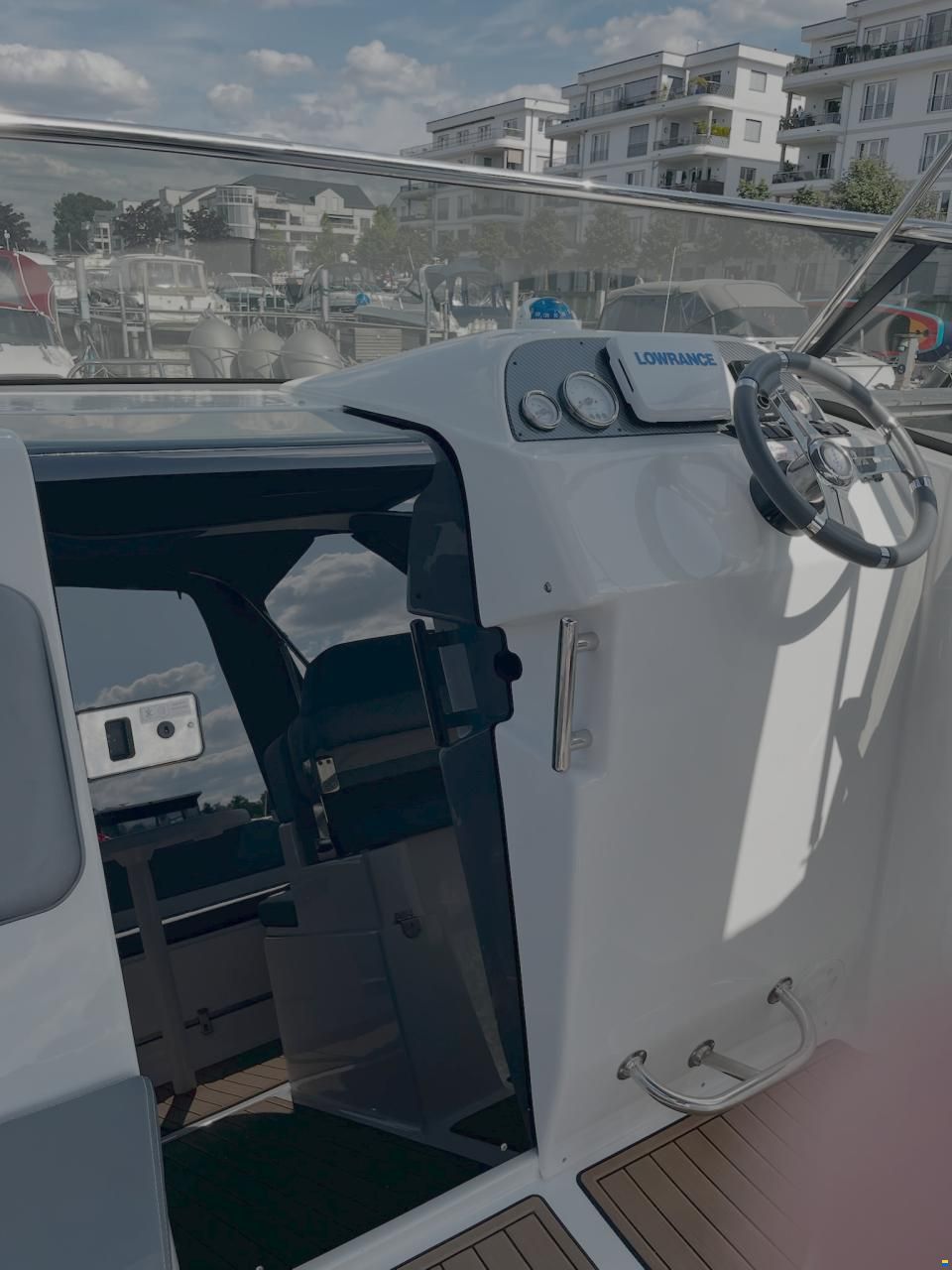 Saver 690 Cabin