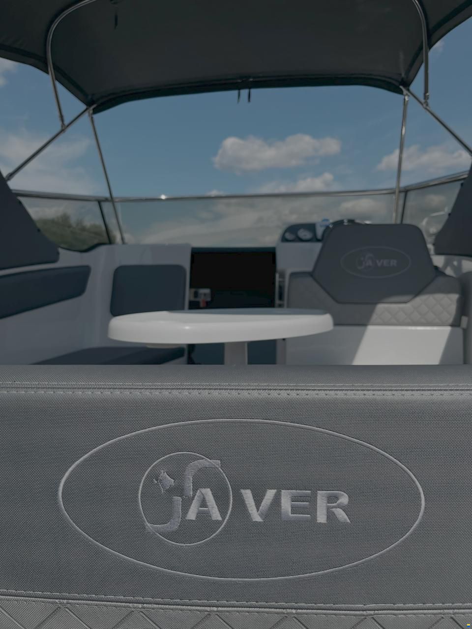 Saver 690 Cabin