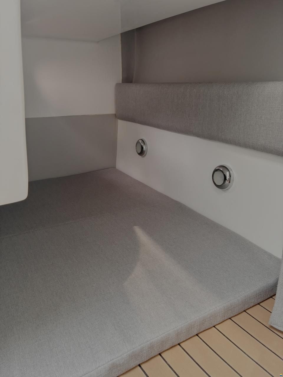 Saver 690 Cabin