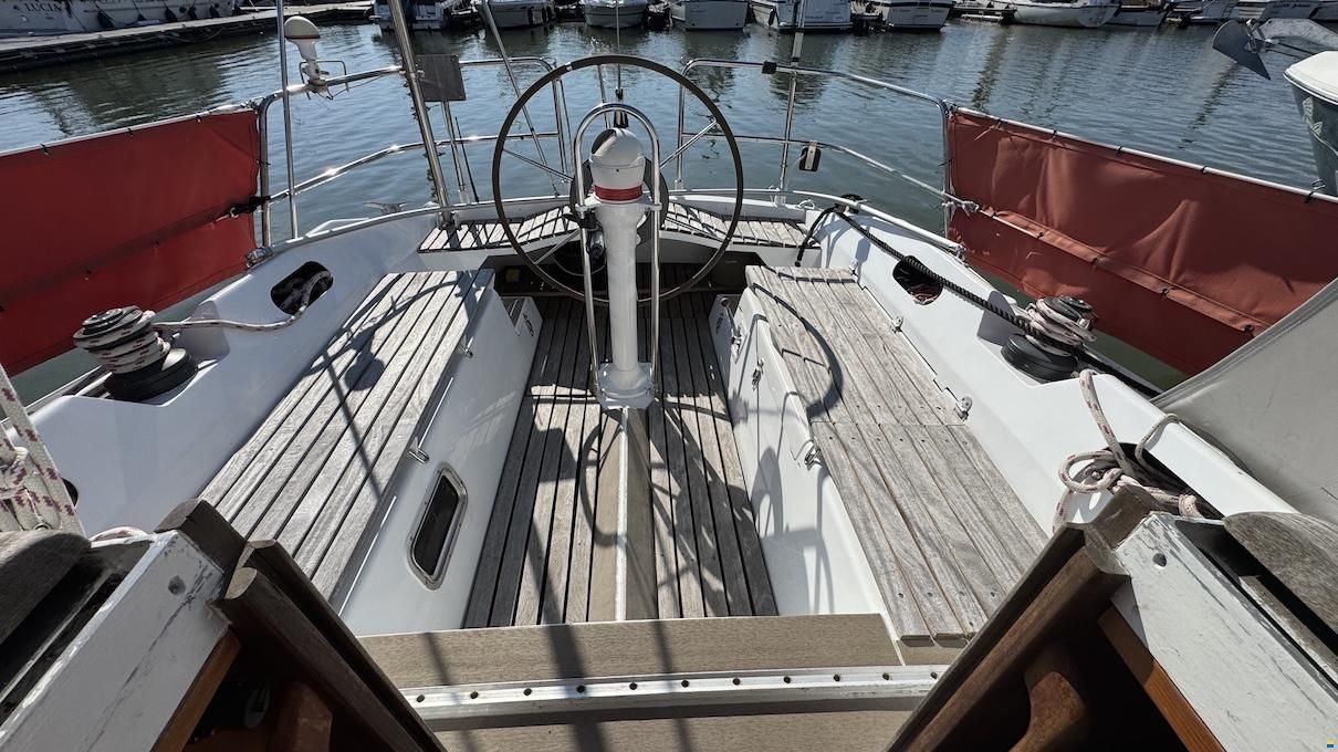 Alubat Ovni 35