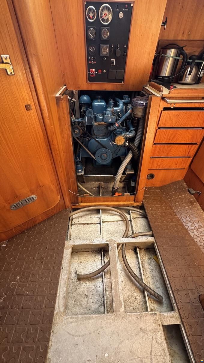Alubat Ovni 35