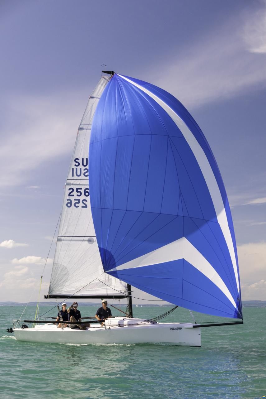JComposite J/70