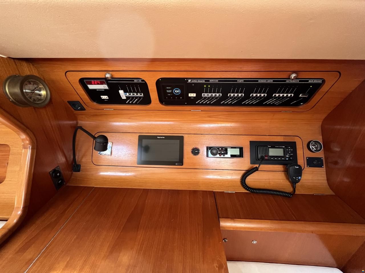 Grand Soleil 38