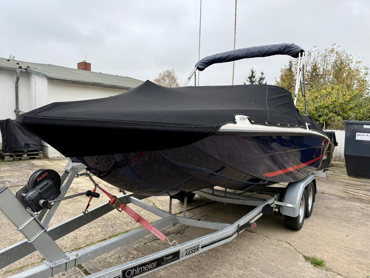 Bayliner Element E6 mit Scheibe