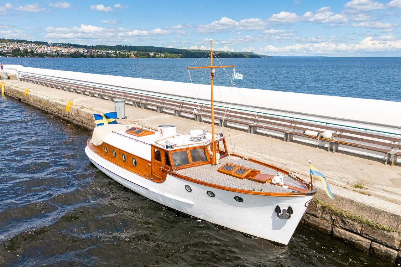 Nakskov Saloon Boat